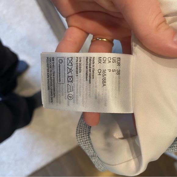 H&M Women's 3/4 Sleeve Black & White Blazer - Size small - Picture 5 of 8